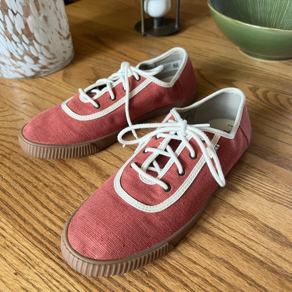 Tom’s Shoes Women’s 9 Sneakers Canvas Slip On Lace Up